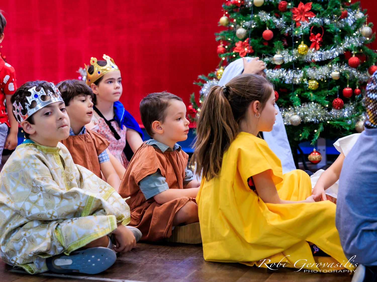 Πέρθη: Θεατρικό δρώμενο παιδιών του Κατηχητικού για την εύρεση του Τιμίου Σταυρού από την Αγία Ελένη