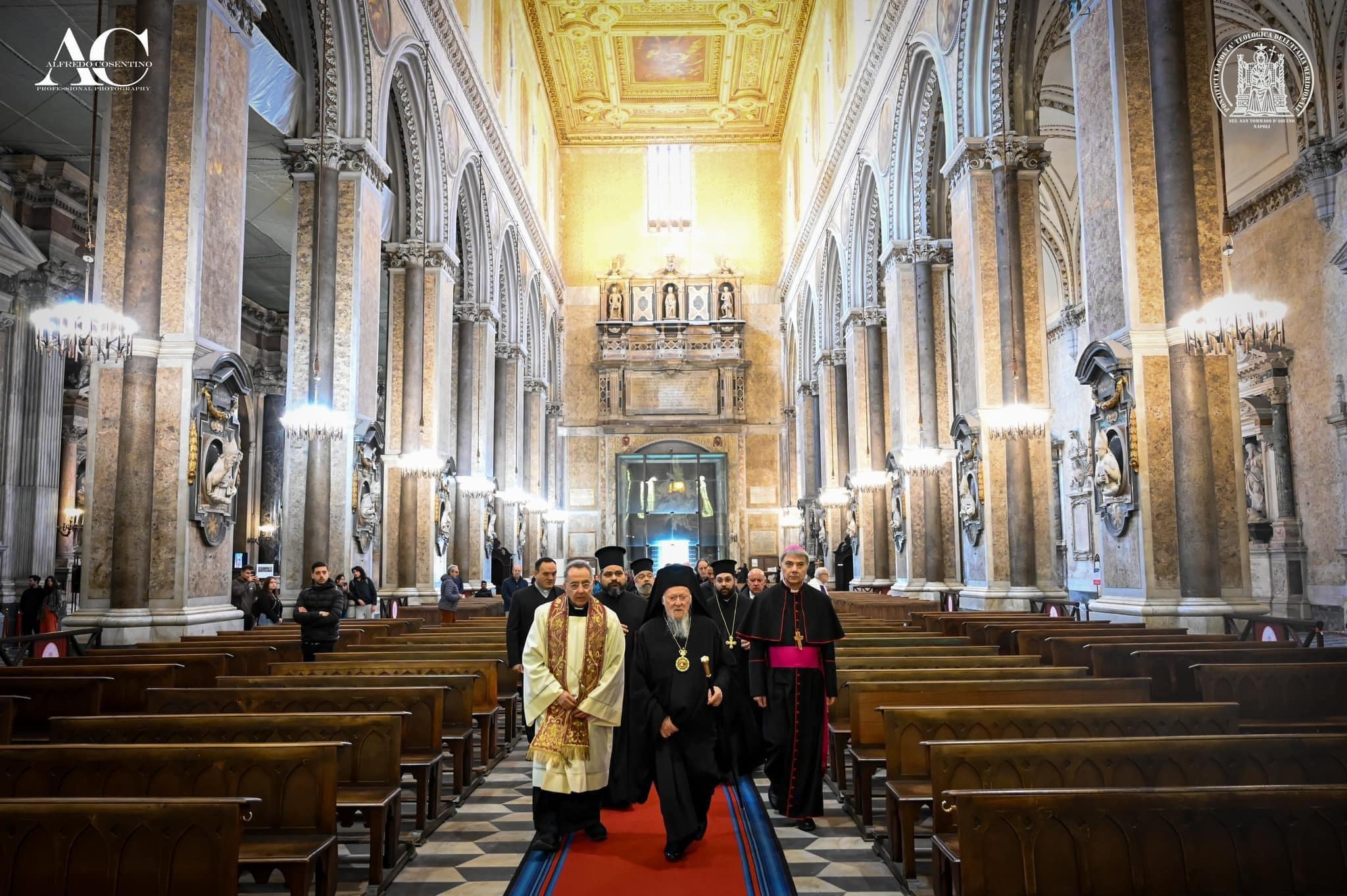 Ο Οικουμενικός Πατριάρχης στον Καθεδρικό Ναό της Νάπολης στην Ιταλία
