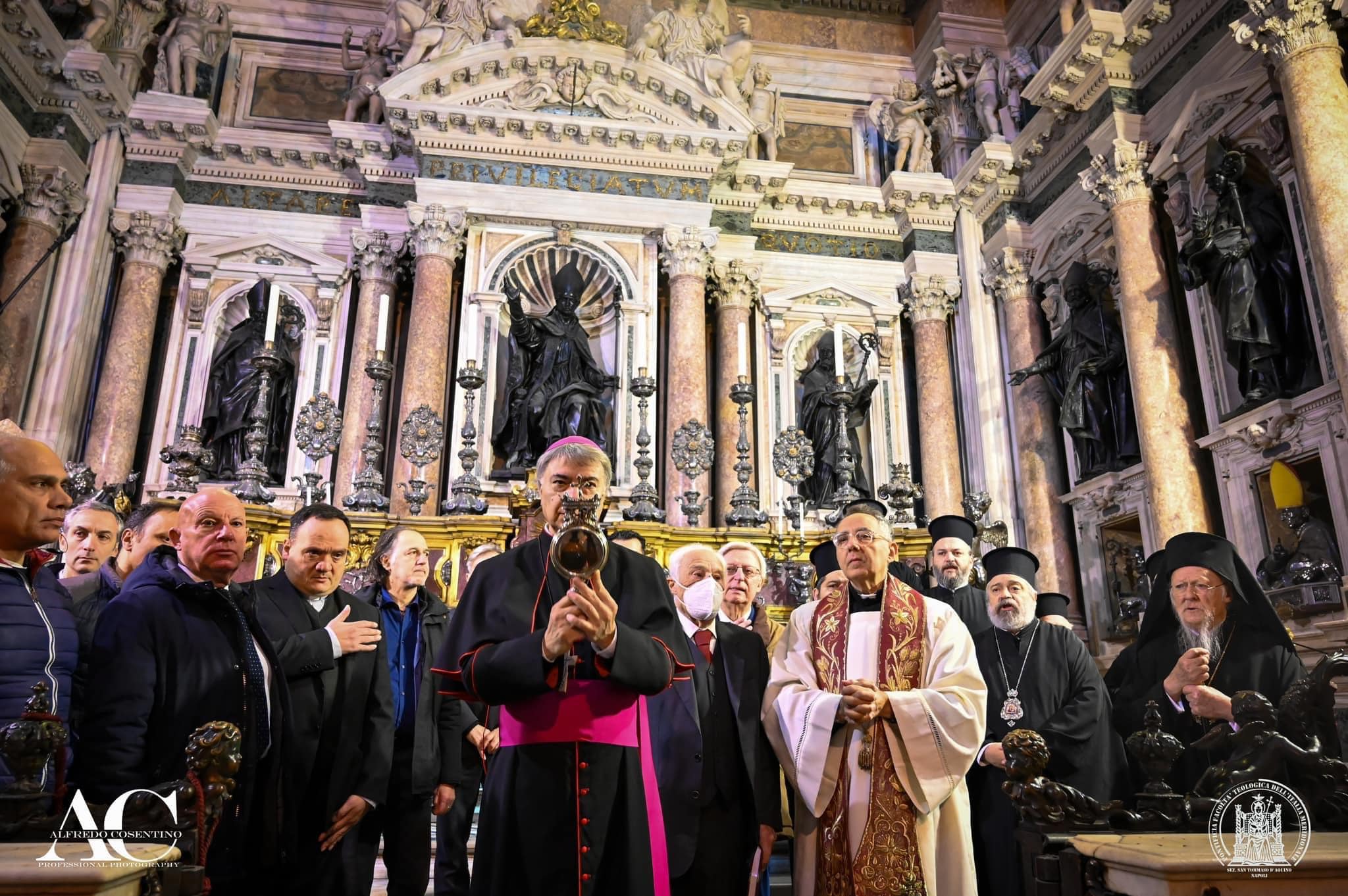 Ο Οικουμενικός Πατριάρχης στον Καθεδρικό Ναό της Νάπολης στην Ιταλία