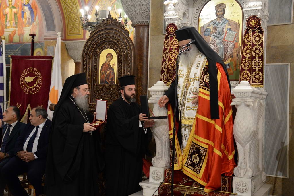 Αποκαλυπτήρια προτομής του Εθνομάρτυρα Αρχιεπισκόπου Κύπρου Κυπριανού στην Πάτρα