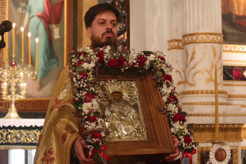 Η Σύρος τιμά και δοξάζει τον Προστάτη και Έφορό της Άγιο Νικόλαο