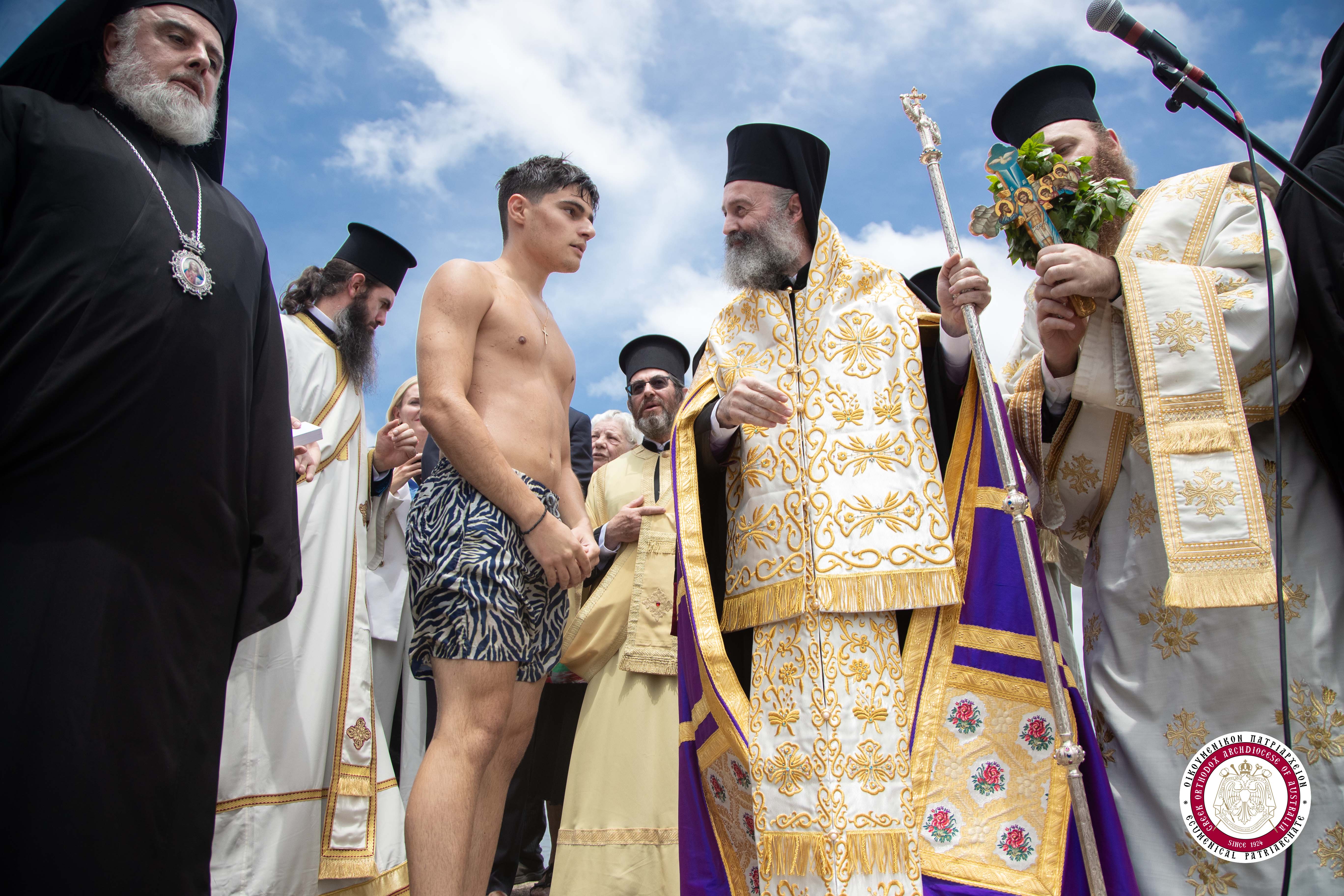 Χιλιάδες πιστοί στον Καθαγιασμό των υδάτων από τον Αρχιεπίσκοπο Αυστραλίας στο Σύδνεϋ