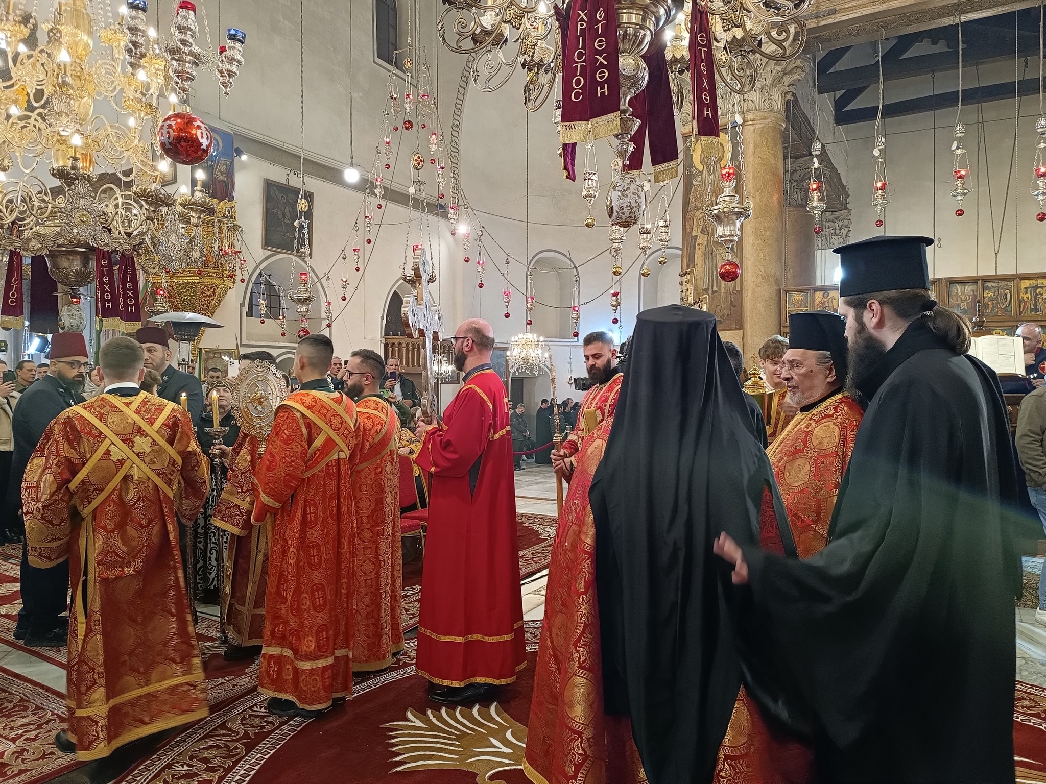 Βηθλεέμ: Η εορτή των Χριστουγέννων στη Βασιλική της Γεννήσεως και στο Θεοδέγμον Σπήλαιο