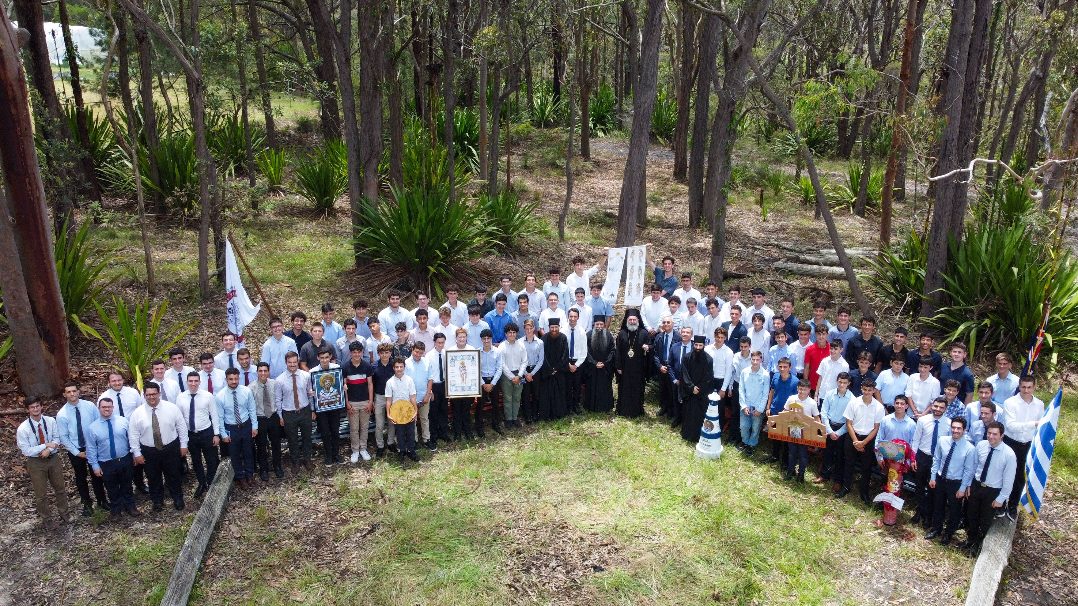 Ο Αρχιεπίσκοπος Αυστραλίας επισκέφθηκε την κατασκήνωση αγοριών της Χριστιανικής Ενώσεως