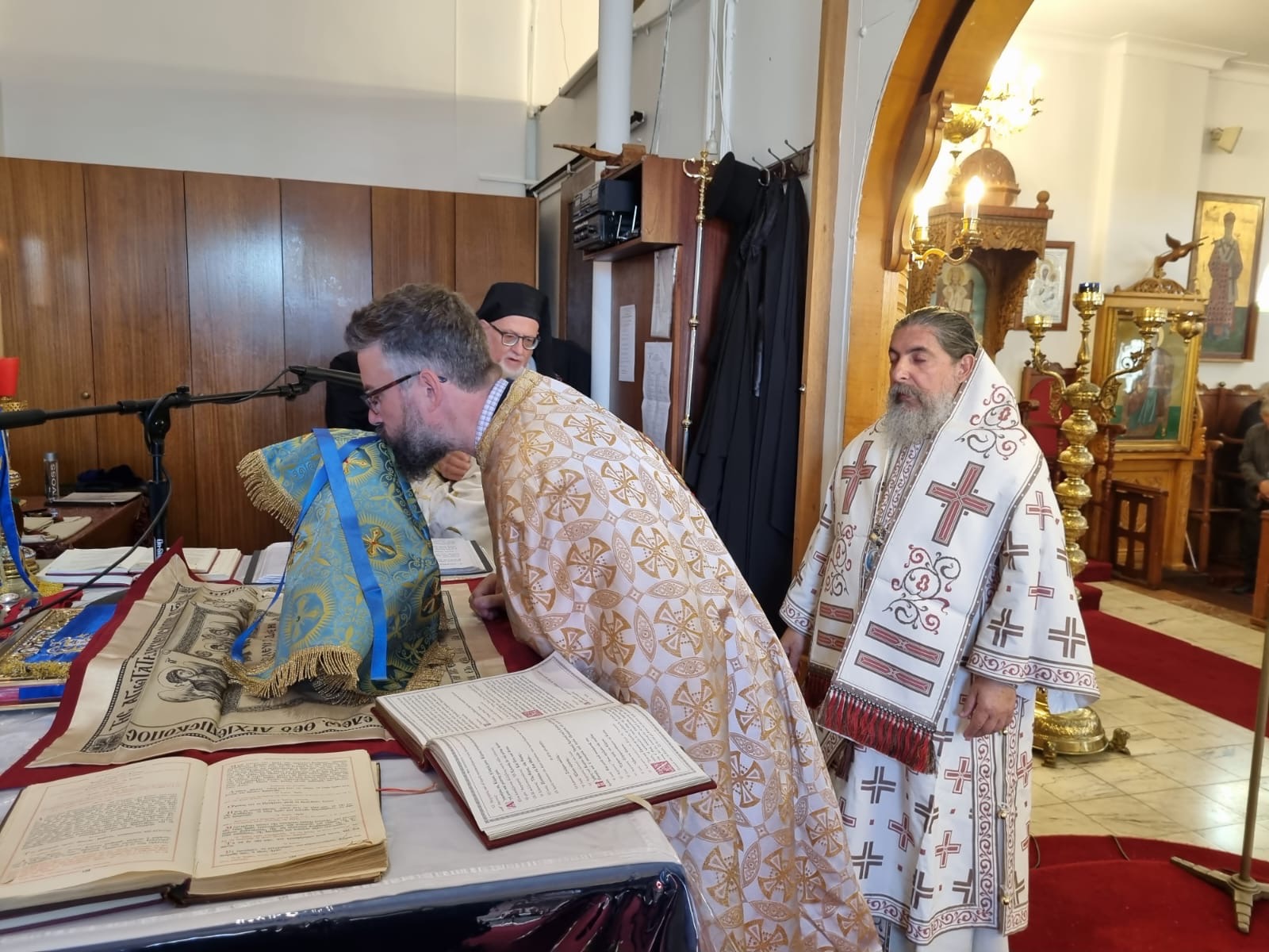 Μελβούρνη: Ο Επίσκοπος Σωζοπόλεως στον Ι.Ν. Αγίας Τριάδος Richmond