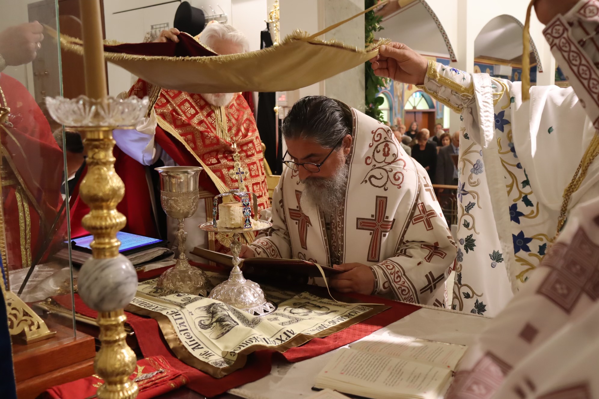 Μελβούρνη: Ο Επίσκοπος Σωζοπόλεως στον εορτάζοντα Ι.Ν. Αγίου Χαραλάμπους Templestowe